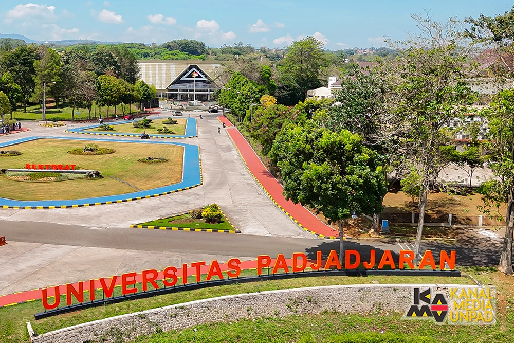 Ilmu Hukum Unpad Raih Peringkat 301+ Dunia di THE WUR By Subject 2025
